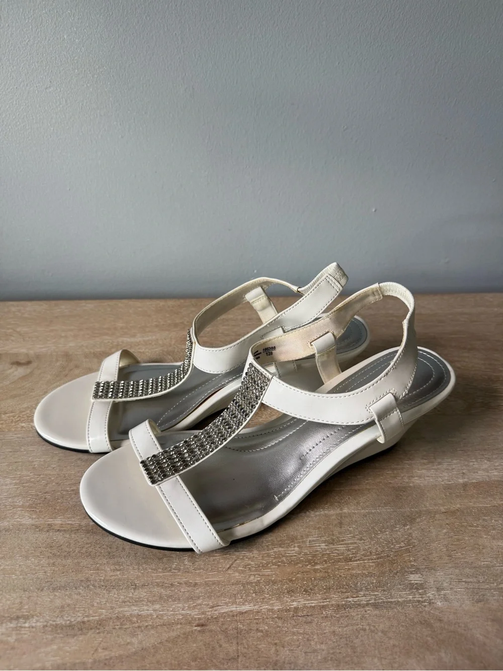 comfort plus by Predictions stunning white